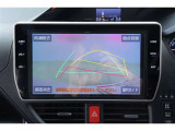 バックガイドモニターで、後方を確認しながら安心して駐車することができます。運転初心者も熟練者も必須の機能ですよ!
