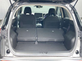 後部座席を倒すと少し長さのある荷物も積載することが出来ます。