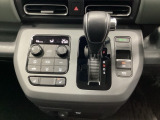 オートエアコンはこまめに温度調節するので、燃料の消費量をより少なくできます。シートヒーター付きなので寒い日も快適です。