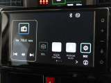 ディスプレイオーディオを装備。スマホとクルマをつなぐことで、これまでのナビに加えて、いろんなサービスが楽しめます