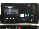 ダイハツ純正9インチディスプレイオーディオ装備。