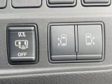 【両側パワースライドドア】スマートキーや運転席のスイッチで後席両側スライドドアの開閉が可能♪電動だから力を入れてドアを開ける必要が無く、小さなお子様でも簡単に開け閉めでき快適です♪