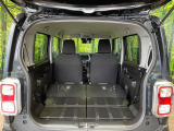 後席を格納すると、これだけの広さが!シーンに合わせたシートアレンジで、大きな荷物も積むことが出来ます♪