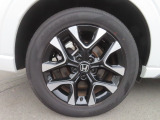 おしゃれは足元から!全体の印象をグッと引き締めるアルミホイールを装備しています★