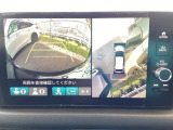 マルチビューカメラが周囲をしっかり映してくれるから、駐車が苦手でも安心。見えにくい場所もひと目でわかり、落ち着いて操作できます。