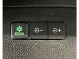 ★ECONスイッチ★ エコドライブを加速しよう!スイッチをONにすると、運転の仕方によるロスを抑え込み燃費をよくするようクルマが頑張ります(*^ー^*)燃費向上にチャレンジ♪
