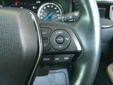 ハンドル右にはクルーズコントロールの操作スイッチを装備しております。