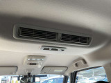 天井にはシーリングファンが備わっており、車内の冷暖房を早めたり、ナノイーが搭載されておりますので空気の浄化もされます。