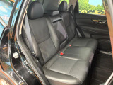 後部座席も気になるようなキズ・汚れやへたり等、大きなダメージはなく、良好な状態です。