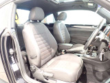 やや硬めの、ゆったりと座れるシートで、ロングドライブも快適です!!