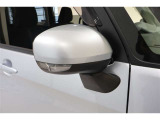 ウィンカー付ドアミラー装備♪デザイン性だけでなく、ドライバーの巻き込み防止など安全運転をサポート致します!対向車や歩行者など周囲からの視認性にも優れていて安心です!
