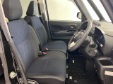 【運転席シート】ゆったりと広々した空間です。ストレスなく運転ができますよ!