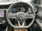 ステアリングも使用感が少なく、きれいな状態です