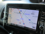 メモリーナビを装備しております。 お出かけに大変便利です。