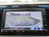 【バックカメラ装備済み】駐車の際の心強い味方!ガイドを見て確認しながら駐車できるので安全です。