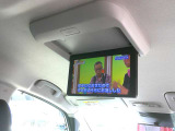 後席モニターも装備していますので、よりみんなで楽しいドライブが出来そうです