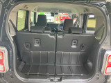 日常の使用に十分な広さの荷室です♪簡単な操作でシートアレンジもできます♪