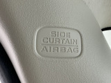 正面だけではなく横や衝撃によるガラス面への衝突を防止してくれるカーテンSRSエアバッグ付きです!