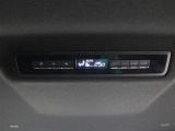 リヤオートエアコンです。