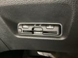 ハンドルの左下にETCがついています。高速道路の料金所の通過も楽々です。 カードの取り出しもしやすい場所についています。