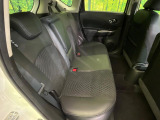 後部座席も気になるようなキズ・汚れやへたり等、大きなダメージはなく、良好な状態です。
