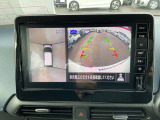 【アラウンドビューモニター】周囲を見渡せる映像で、スムースな駐車をサポートします