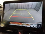 バックガイドモニターで、後方を確認しながら安心して駐車することができます。運転初心者も熟練者も必須の機能ですよ!