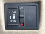 【パワースライドドア】スマートキーや運転席のスイッチでスライドドアの開閉が可能♪電動だから力を入れてドアを開ける必要が無く、小さいお子様でも、重い荷物を持っている時もラクに開け閉めできます♪