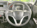 ステアリングも使用感が少なく、きれいな状態となっております♪