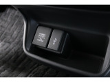 スマートフォンなどの音楽再生が可能なUSB接続ジャック装備車両です♪♪♪