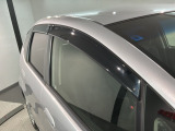 ドアバイザーが付いています。