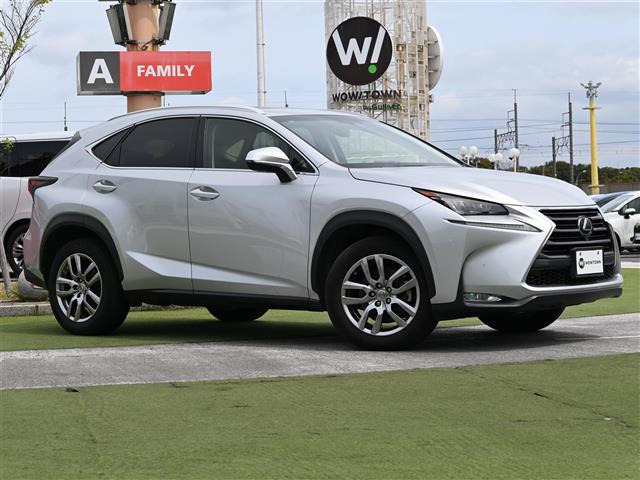 NX 200t バージョンL 4WD 本革シート