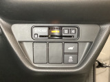 ハンドルの右側にHondaセンシング用のVSA解除スイッチとパワーテールゲートスイッチがついています。その上にはETC2.0がついています。高速道路の料金所の通過も楽々です!
