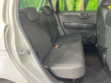 後部座席も気になるようなキズ・汚れやへたり等、大きなダメージはなく、良好な状態です。