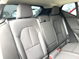 後部座席には気になるようなキズ・汚れやへたり等、大きなダメージはなく、とても良好な状態です。