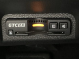 ハンドルの左下にETC2.0がついています。高速道路の料金所の通過も楽々です。 カードの取り出しもしやすい場所についています。
