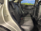 後部座席も気になるようなキズ・汚れやへたり等、大きなダメージはなく、良好な状態です。