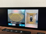 【バックカメラ】リバースにするだけで映ります、後方の安全確認や、狭い駐車場での車庫入れ、雨の日や夜間など視界の悪い時に便利です!安全にバックする為には欠かせない装備です。
