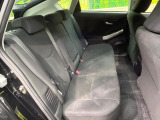 後部座席も気になるようなキズ・汚れやへたり等、大きなダメージはなく、良好な状態です。