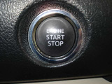 使い勝手の良いプッシュエンジンスターター装備♪鍵をカバンやポケットなどから取り出さずにエンジンを始動出来ます☆鍵を回す必要も探す必要もございません!