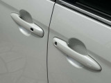 スマート機能付き運転席ドアハンドルです!!左側も同様です♪