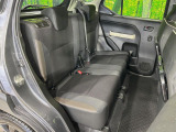 後部座席も気になるようなキズ・汚れやへたり等、大きなダメージはなく、良好な状態です。