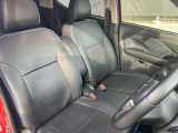 ベンチシートですのでゆったり座れたり、肘掛などがついているのでロングドライブでも快適に過ごせますよ。