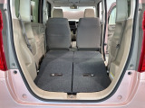 リアシートを倒すと、ラゲッジスペースを広くお使いいただけます!