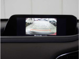 【バックカメラ】駐車が苦手な方でも安心してお乗りいただけます。リバース連動で画面が切り替わるのでとっても便利です。