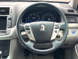 【純正革巻きステアリング】上質な革を使用することで、手にしっかり馴染みとても運転しやすいハンドルです♪