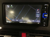 純正ナビを装備。タッチパネル式で使いやすく、お出かけもラクラクです。