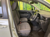 運転席シート廻りは使用感も少なく、良好な状態となっています。丁寧に使われていたことがよくわかりますね。
