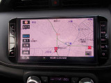 純正のメモリーナビ搭載です。初めての場所でも安心ですね♪