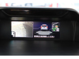 リバースギアに入れるとサイドカメラ映像とリア障害物センサー画面に切替わり!後退時ブレーキアシストも付いておりナビのバックカメラ映像と併せて車庫入れの大きなサポートとなります!